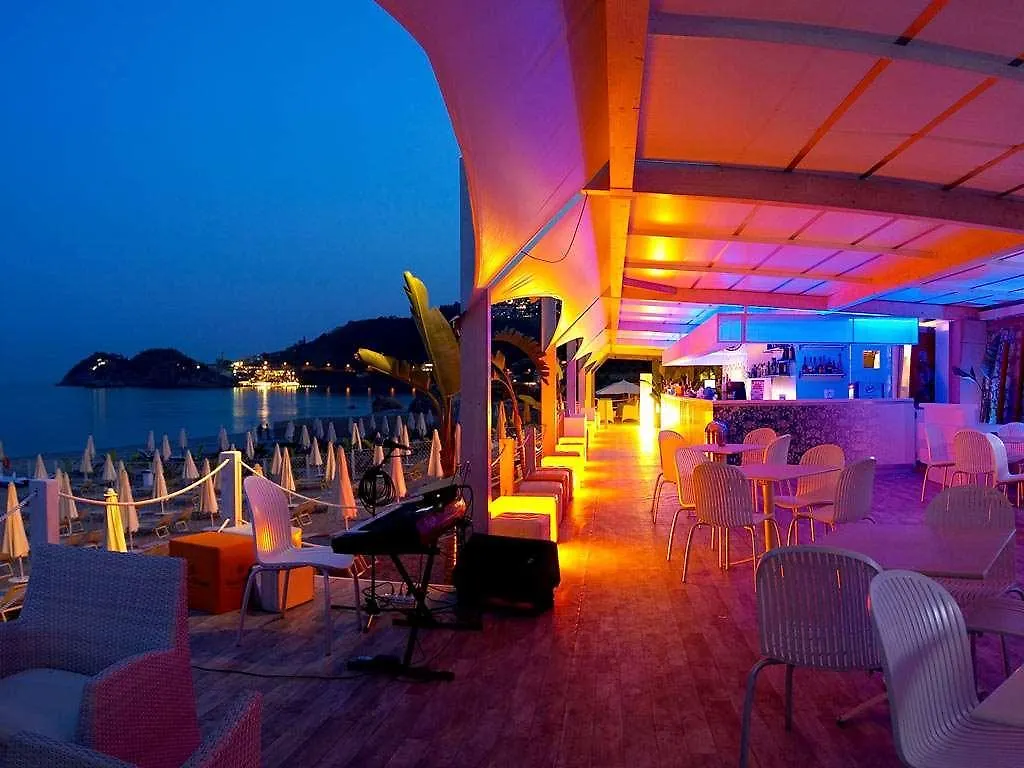 Hotel Caparena Таормина