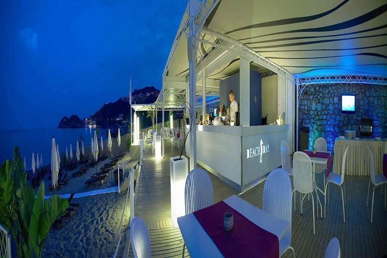 Hotel Caparena Таормина 4*,