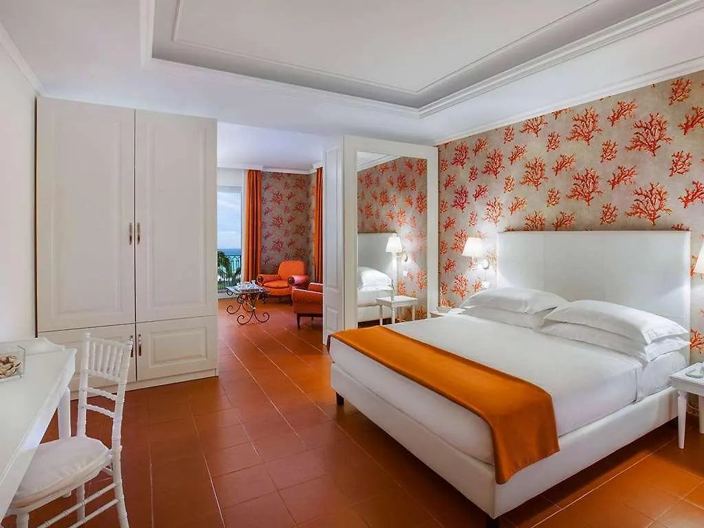 Hotel Caparena Таормина 4*,
